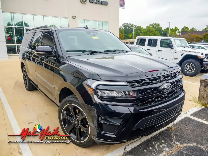 2023 Ford Expedition MAX Limited photo 1