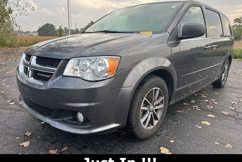 2017 Dodge Grand Caravan SXT photo 1