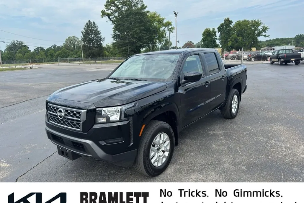 2023 Nissan Frontier SV photo 1
