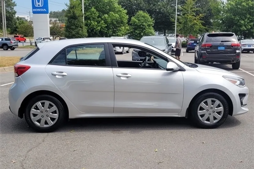 2023 Kia Rio S photo 1