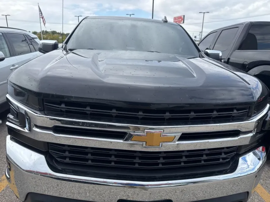 2020 Chevrolet Silverado 1500 LT photo 1
