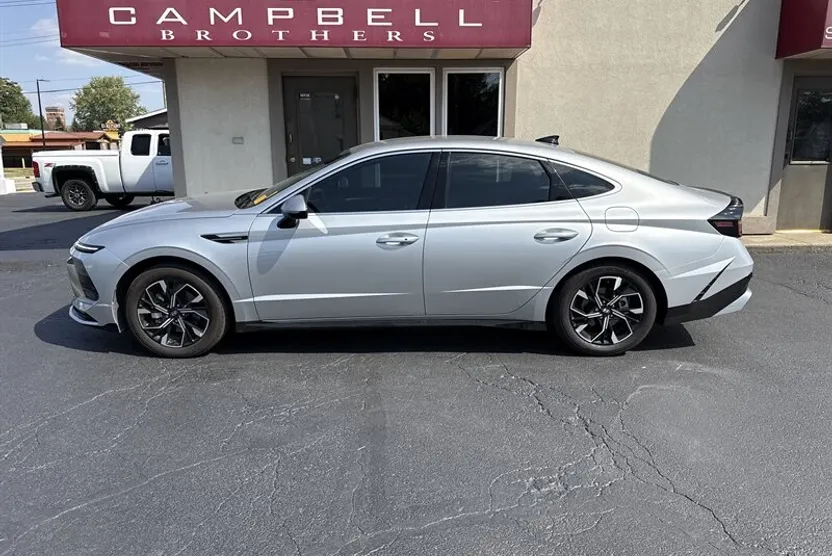 2024 Hyundai Sonata SEL photo 1