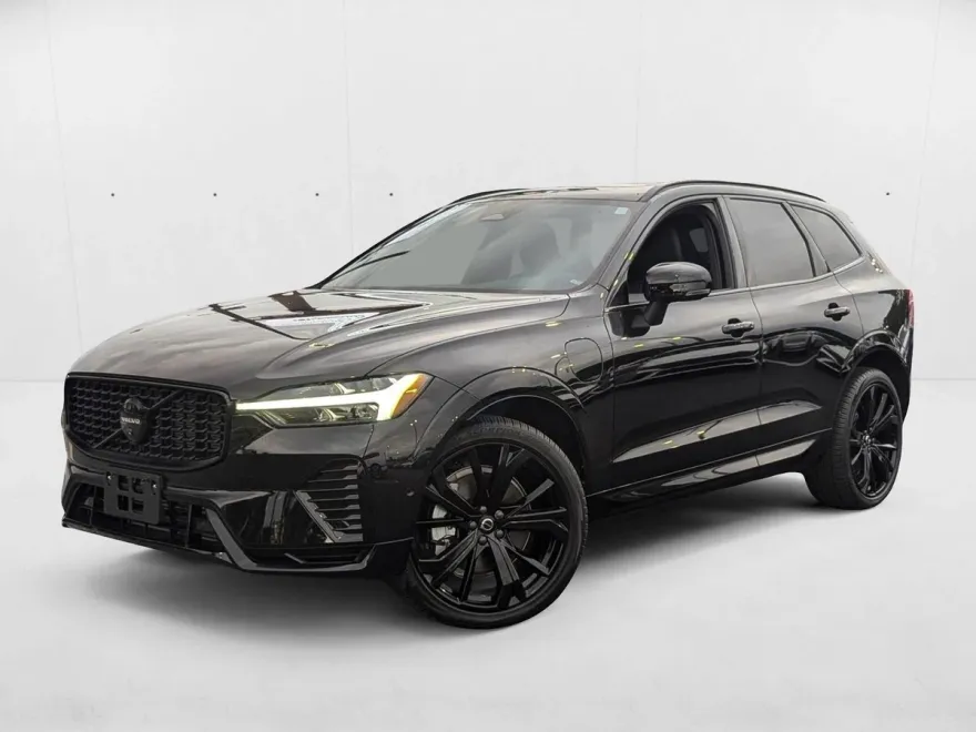 2024 Volvo XC60 Recharge Hybrid Ultimate Black Edition photo 1