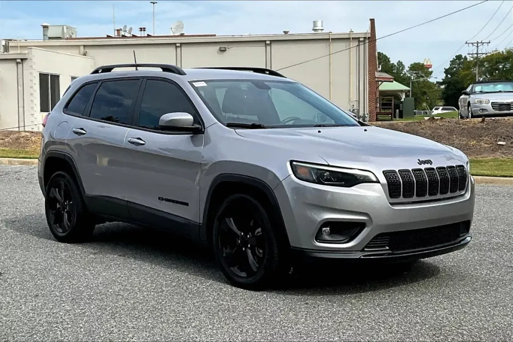 2020 Jeep Cherokee Altitude photo 1