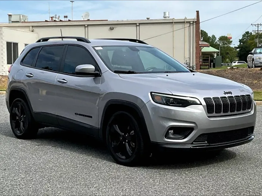 2020 Jeep Cherokee Altitude photo 1