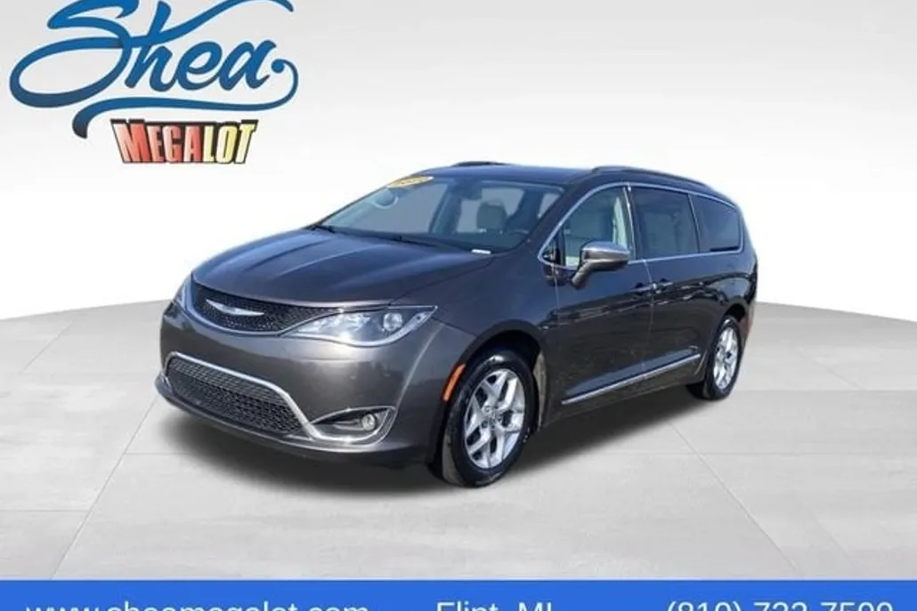 2020 Chrysler Pacifica Limited photo 1