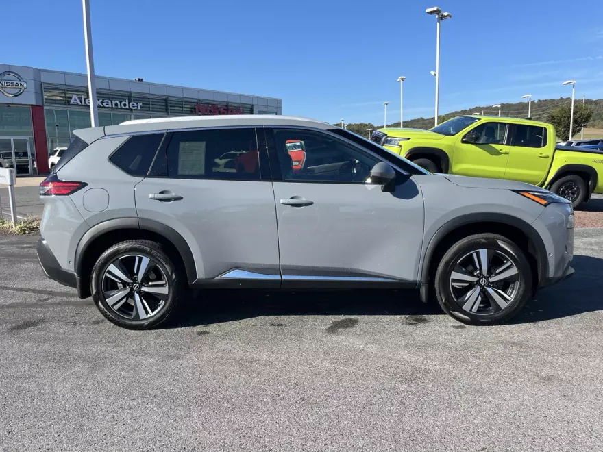 2023 Nissan Rogue AWD SL photo 1