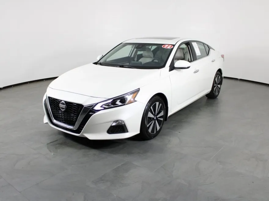 2022 Nissan Altima 2.5 SV photo 1