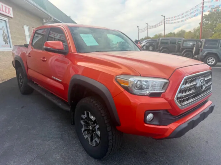 2017 Toyota Tacoma TRD Off-Road photo 1