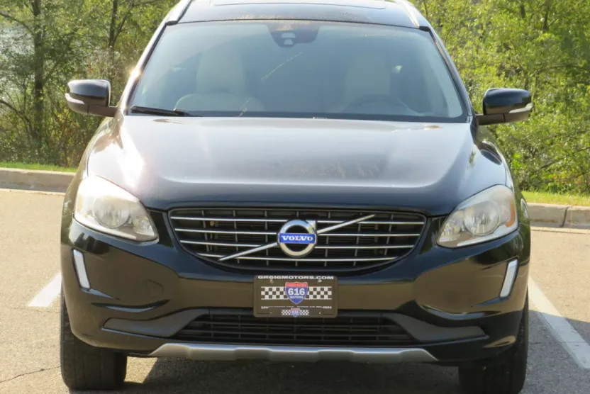 2015 Volvo XC60 T6 Premier photo 1