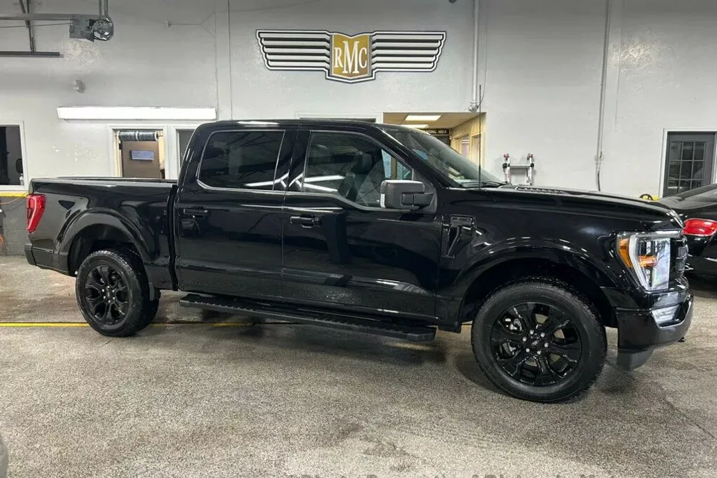 2023 Ford F-150 XLT photo 1