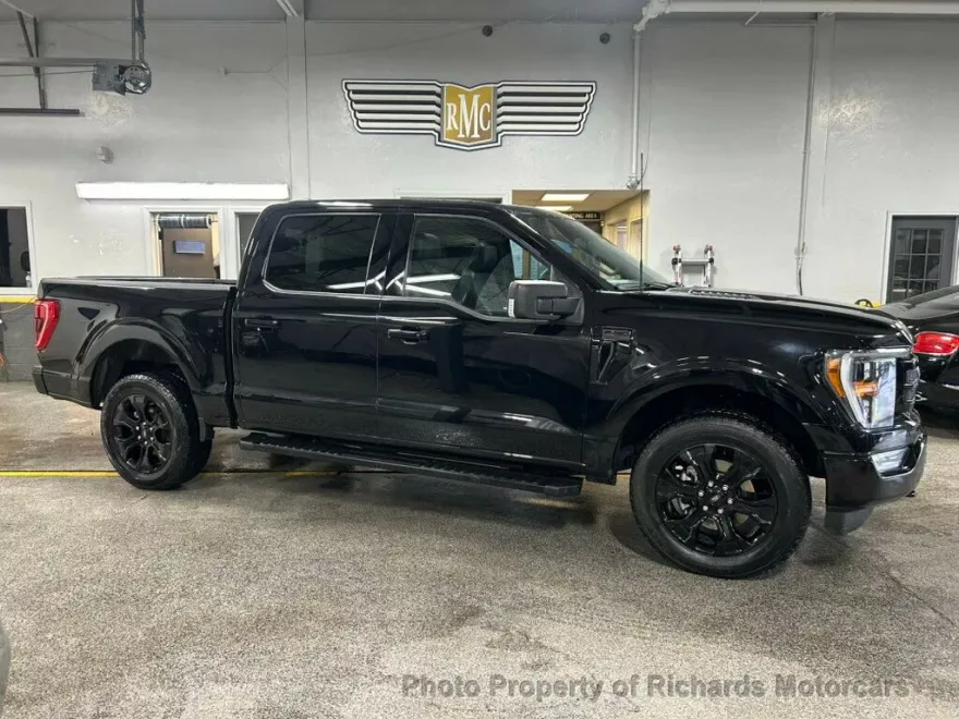 2023 Ford F-150 XLT photo 1