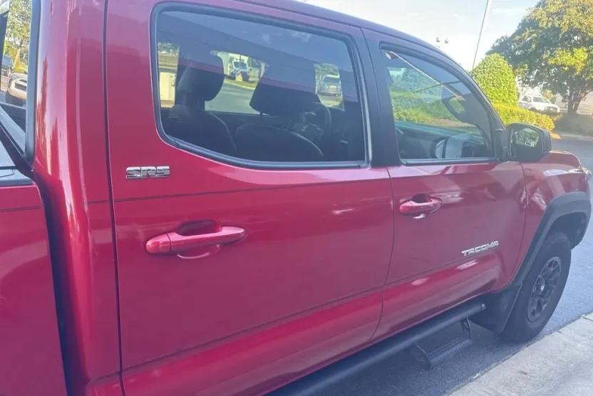 2023 Toyota Tacoma SR5 V6 photo 1