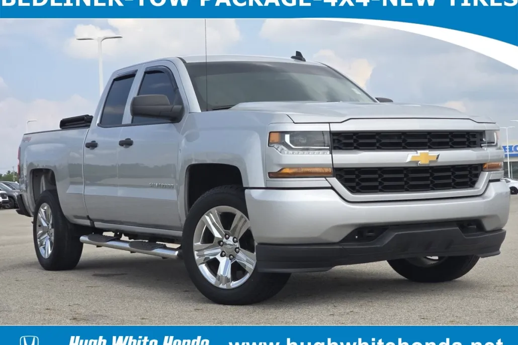 2018 Chevrolet Silverado 1500 Custom photo 1