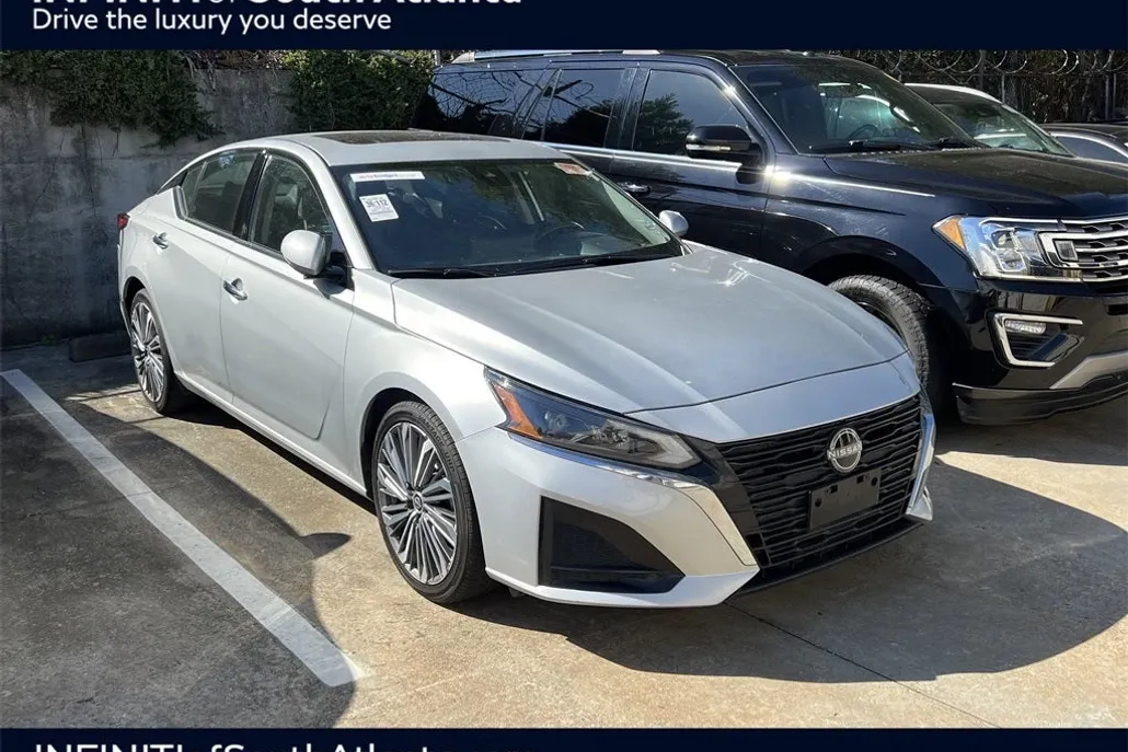 2023 Nissan Altima 2.5 SL photo 1