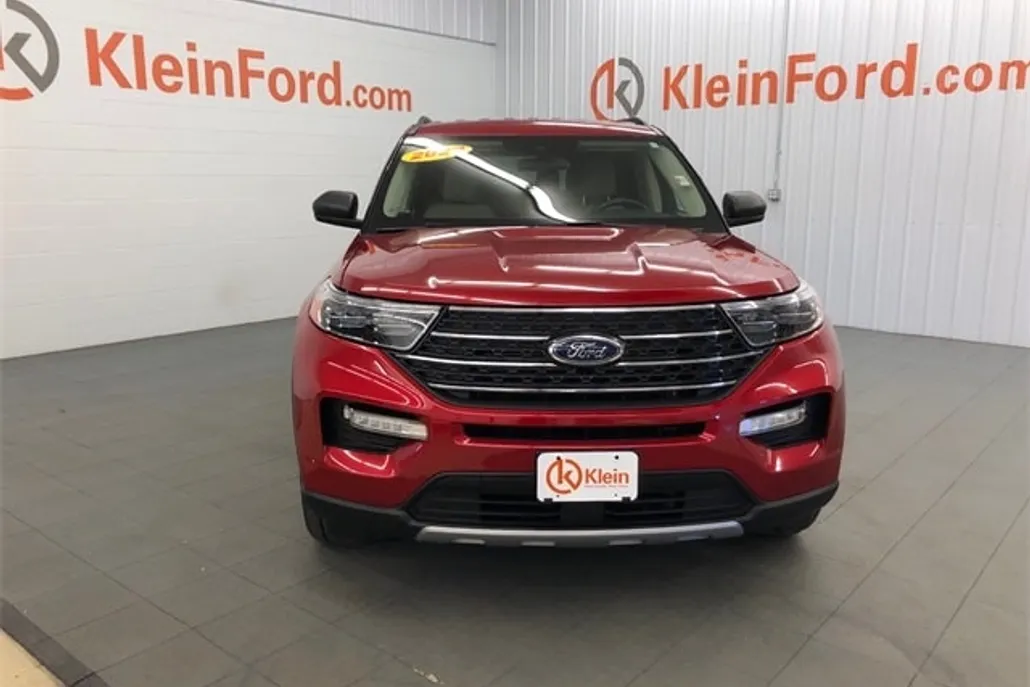 2022 Ford Explorer XLT photo 1