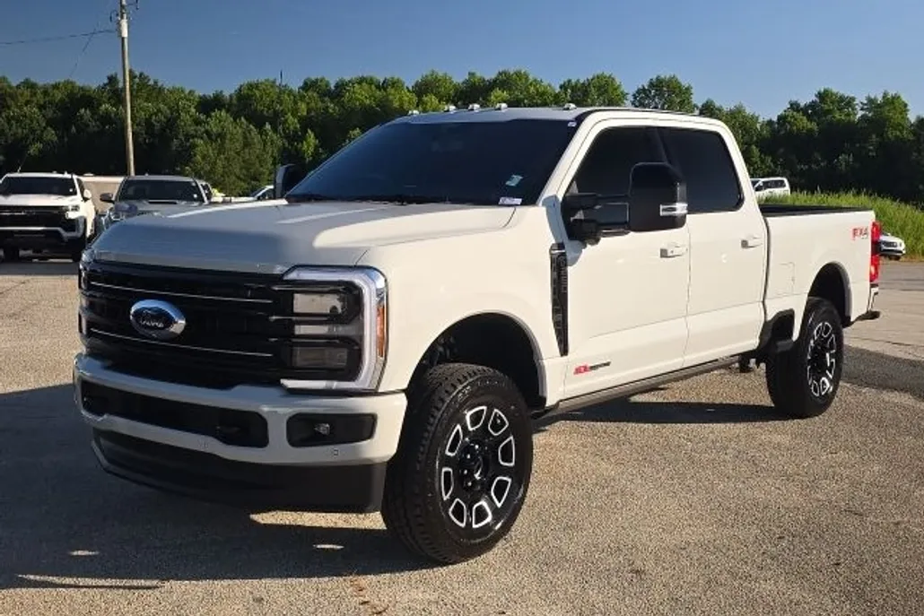 2025 Ford F-250 Platinum photo 1