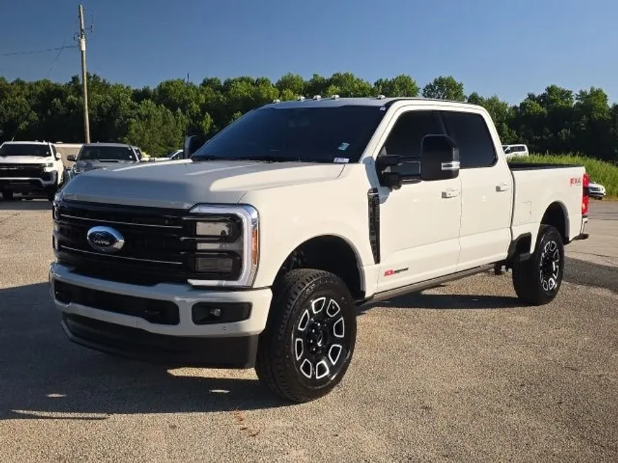 2025 Ford F-250 Platinum photo 1