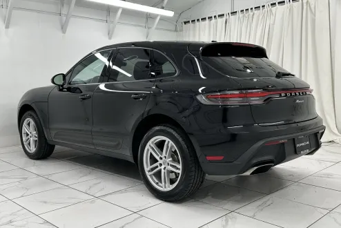 2024 Porsche Macan Base photo 3