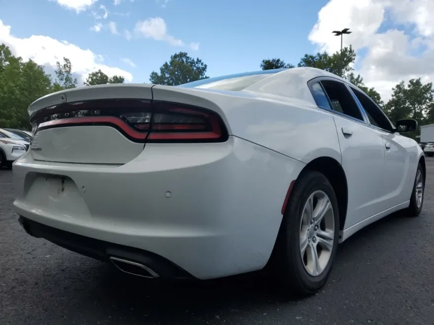 2019 Dodge Charger SXT photo 1