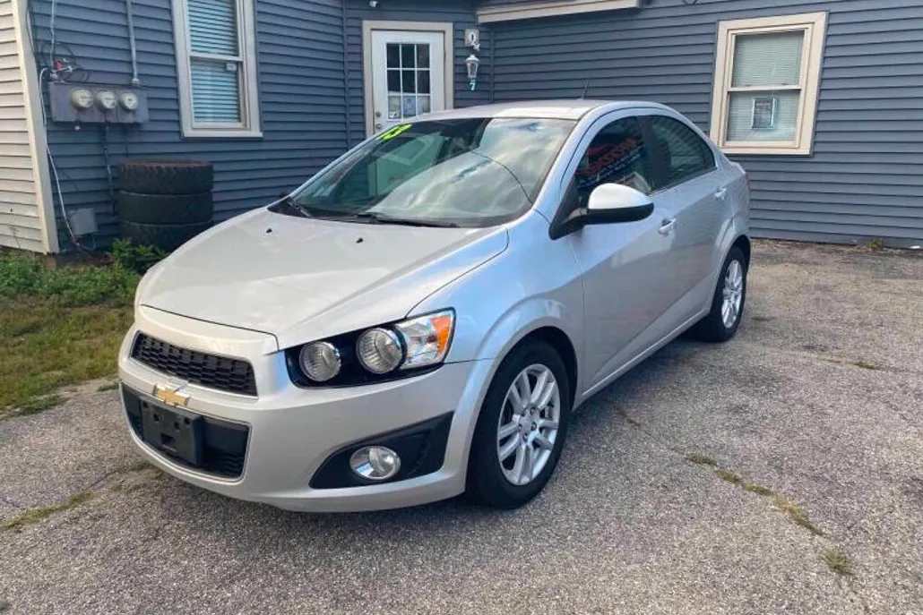 2013 Chevrolet Sonic LT photo 1