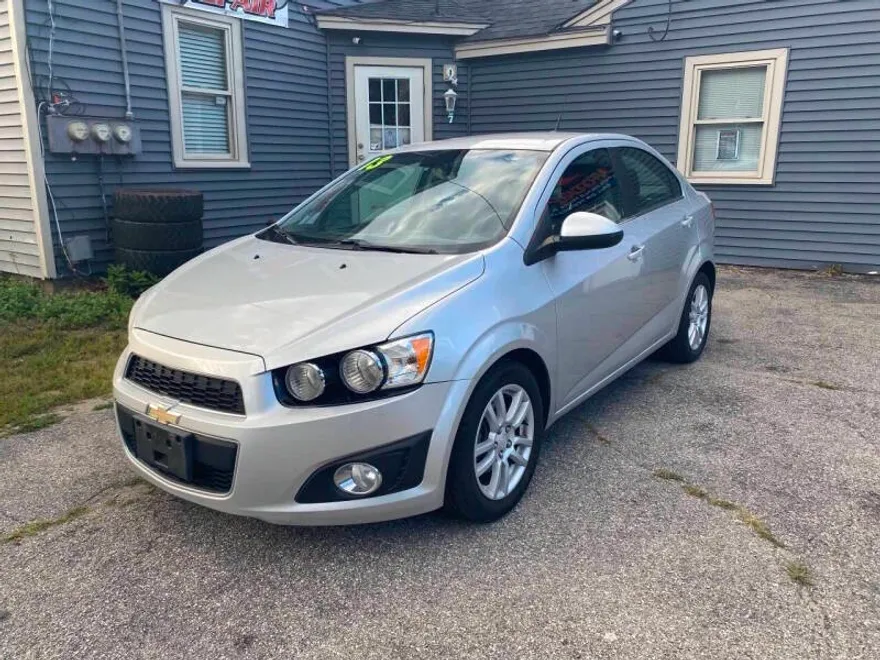 2013 Chevrolet Sonic LT photo 1