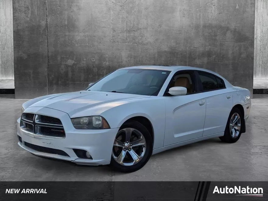 2013 Dodge Charger SXT Plus photo 1