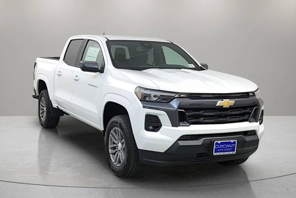 2025 Chevrolet Colorado Work Truck LT photo 1