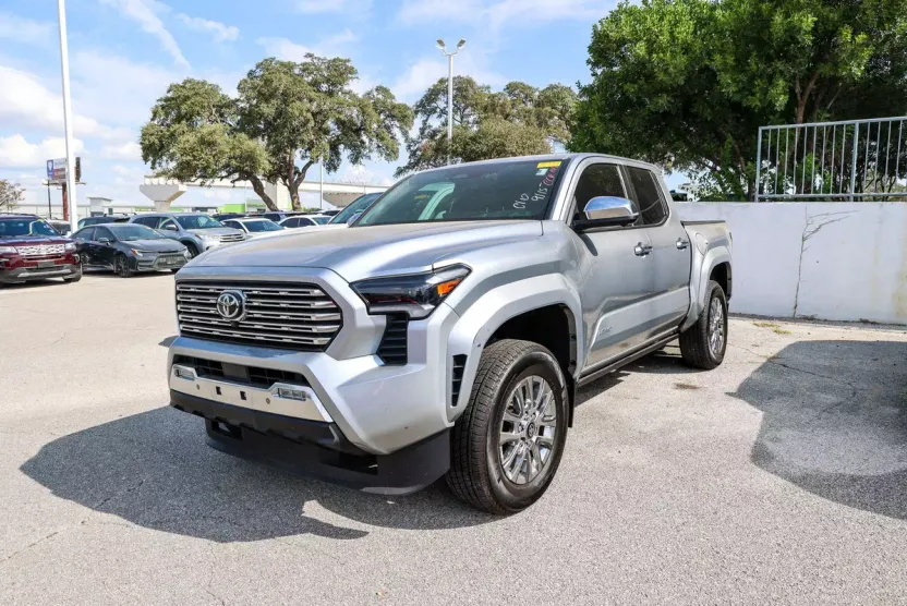 2025 Toyota Tacoma Limited photo 1