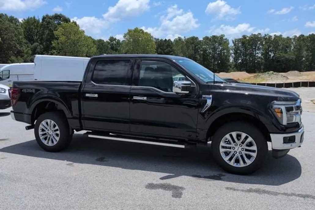 2025 Ford F-150 Lariat photo 1