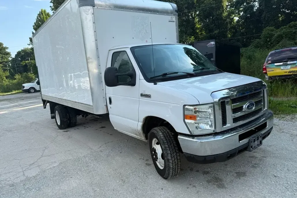 2016 Ford E-450 photo 1