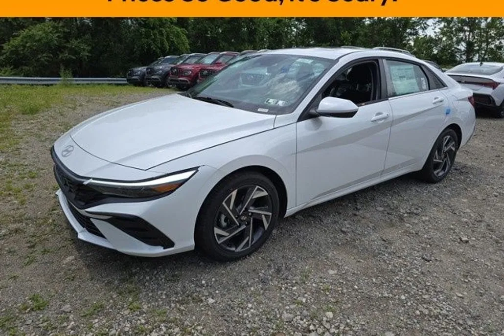 2025 Hyundai Elantra SEL Convenience photo 1