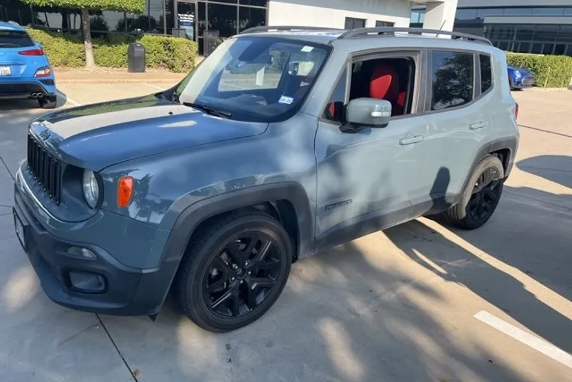 2017 Jeep Renegade Latitude North Edition photo 1