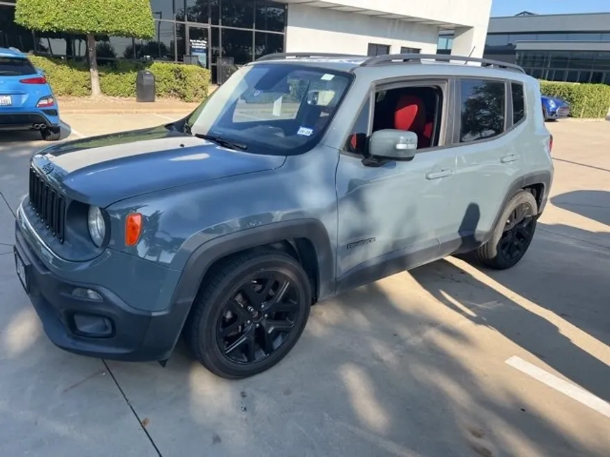 2017 Jeep Renegade Latitude North Edition photo 1