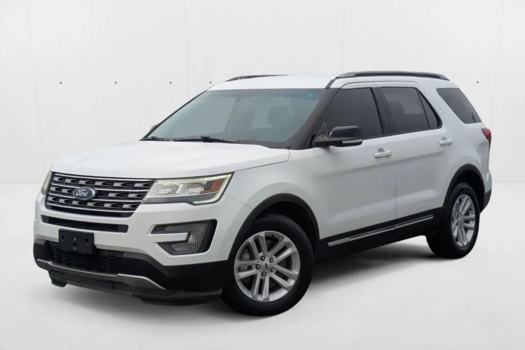 2017 Ford Explorer XLT photo 1