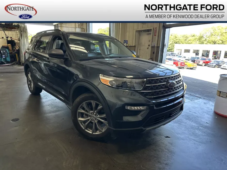 2022 Ford Explorer XLT photo 1