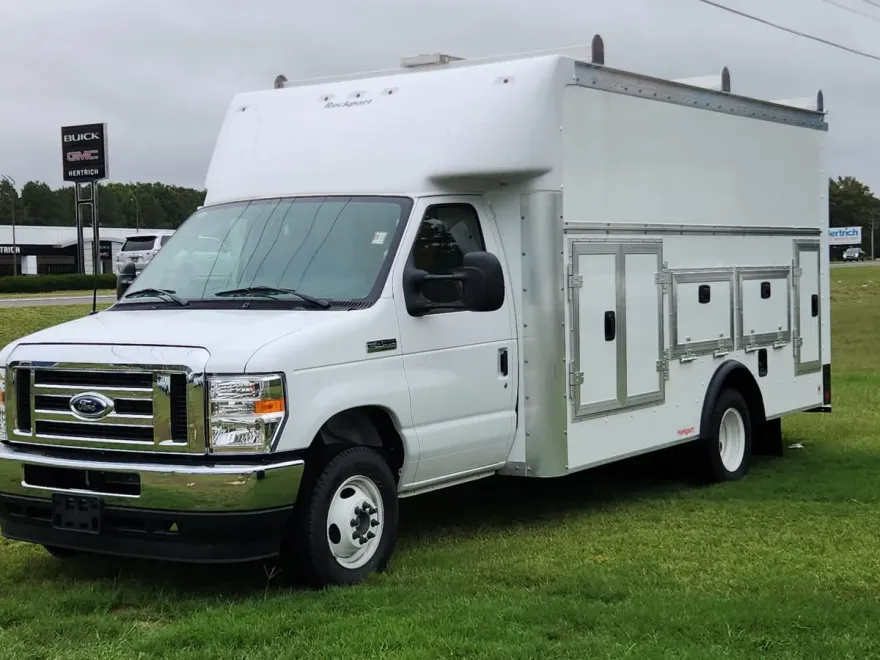 2025 Ford E-450 photo 1