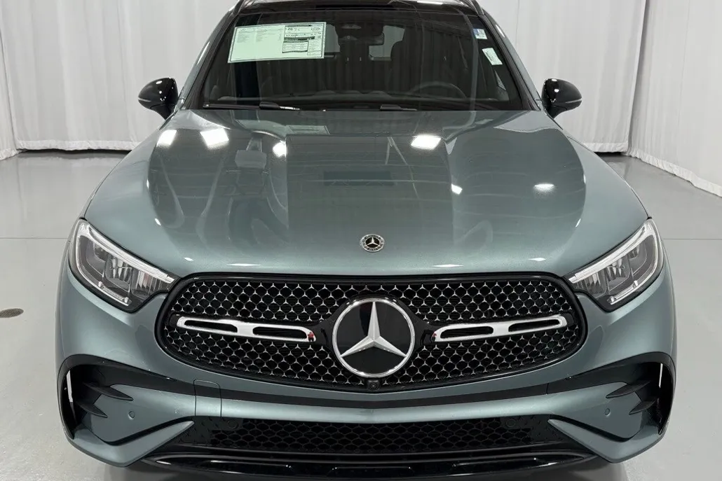2026 Mercedes Benz GLC 300 4MATIC photo 1
