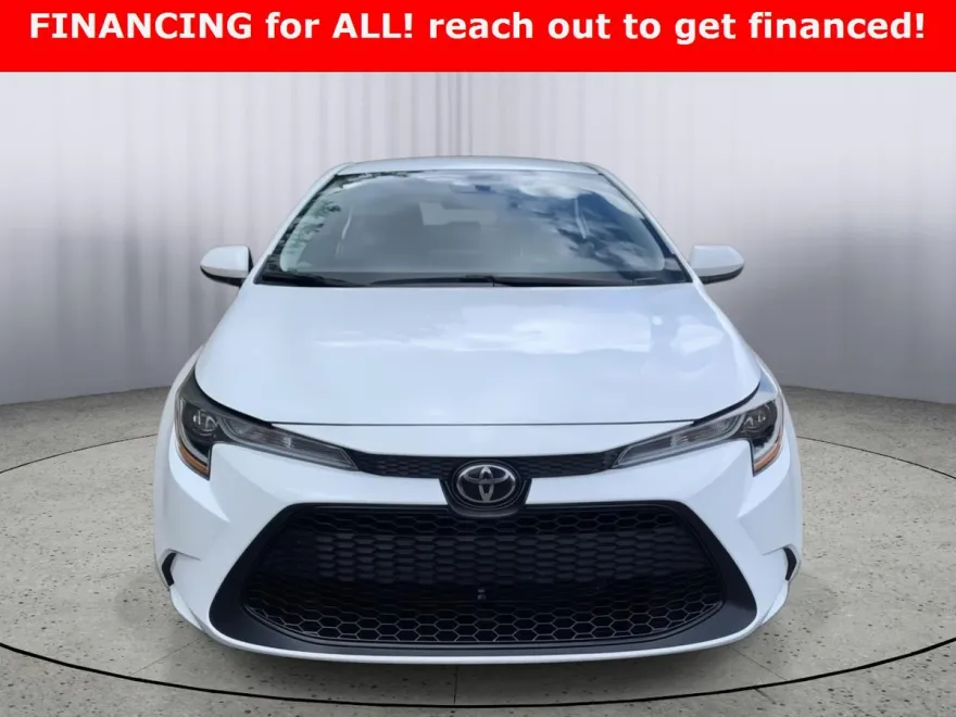 2020 Toyota Corolla LE photo 1