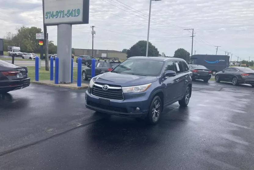 2016 Toyota Highlander Base Hybrid photo 1