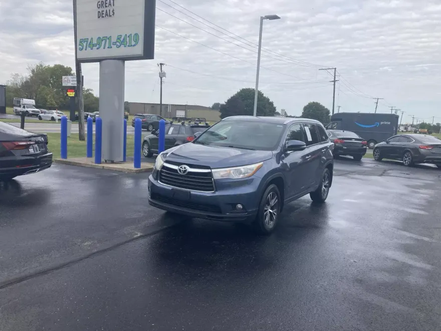 2016 Toyota Highlander Base Hybrid photo 1