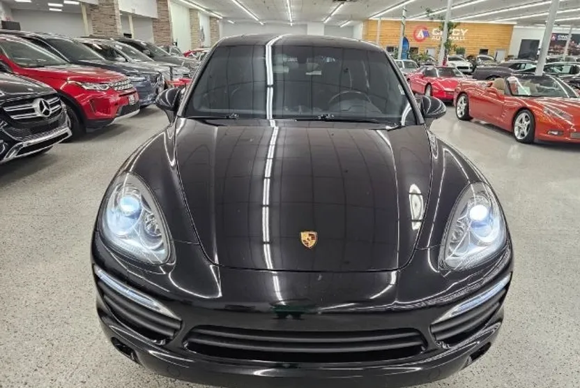 2013 Porsche Cayenne S photo 1