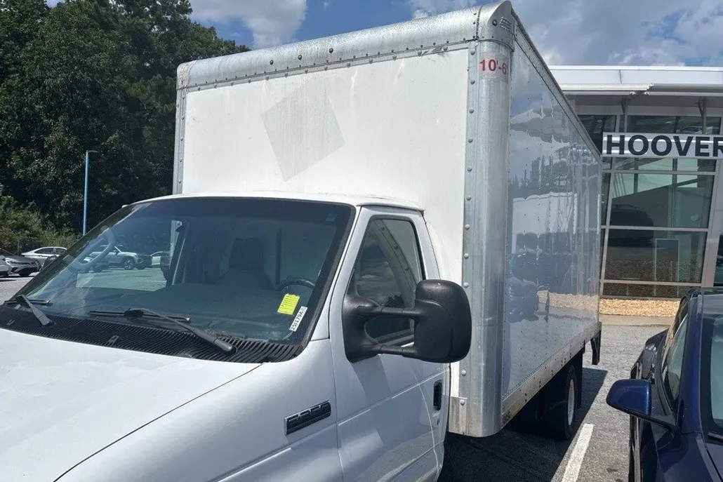 2022 Ford E-350 photo 1