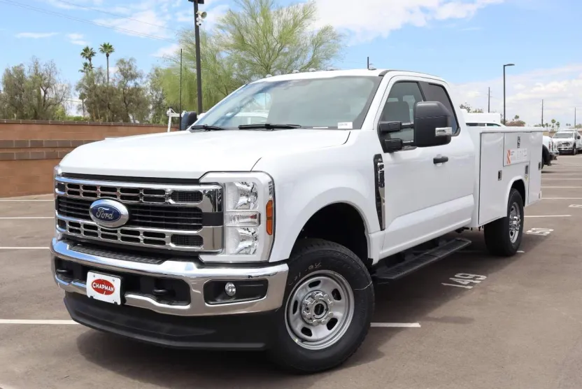 2025 Ford F-350 XL photo 1