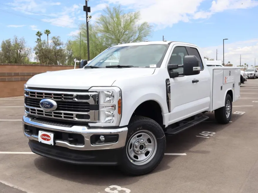 2025 Ford F-350 XL photo 1