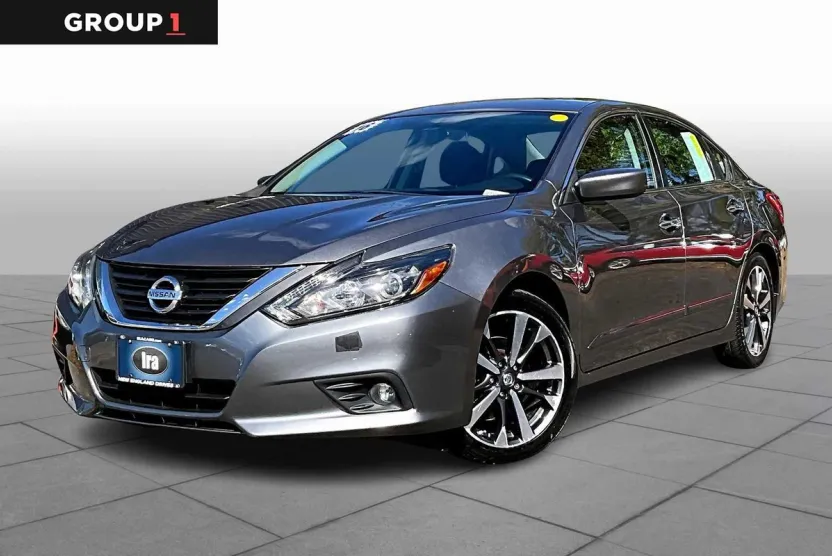 2016 Nissan Altima 3.5 SR photo 1