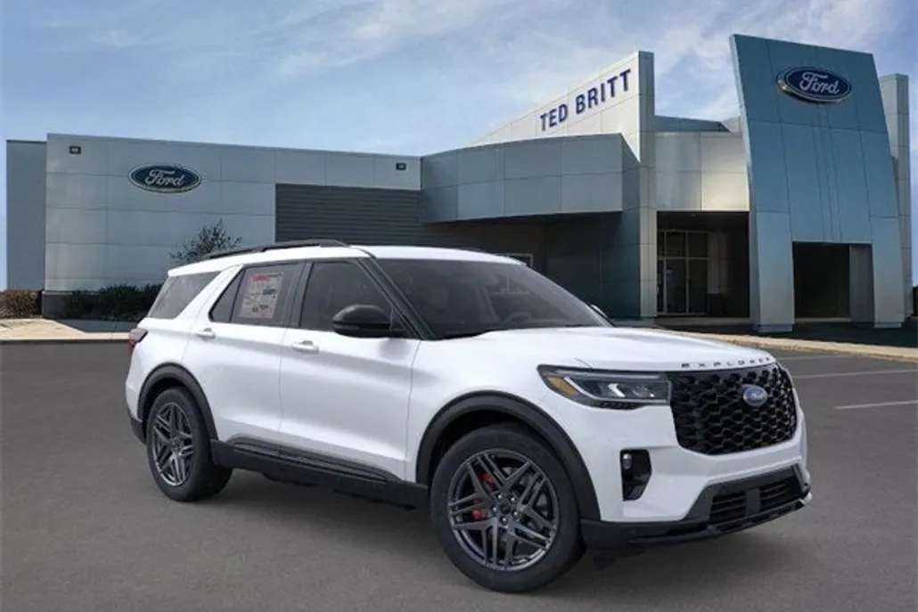 2025 Ford Explorer ST photo 1