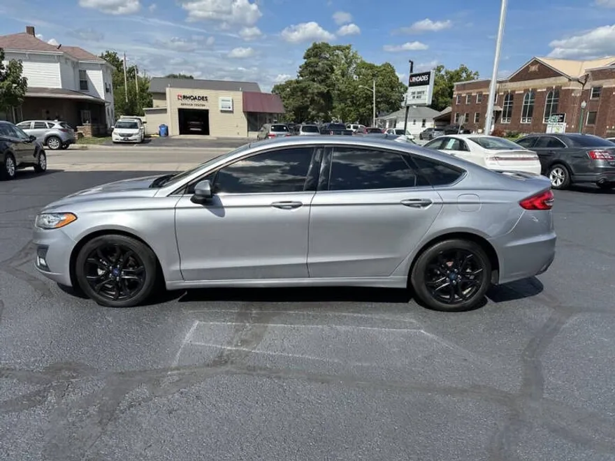 2020 Ford Fusion SE photo 1