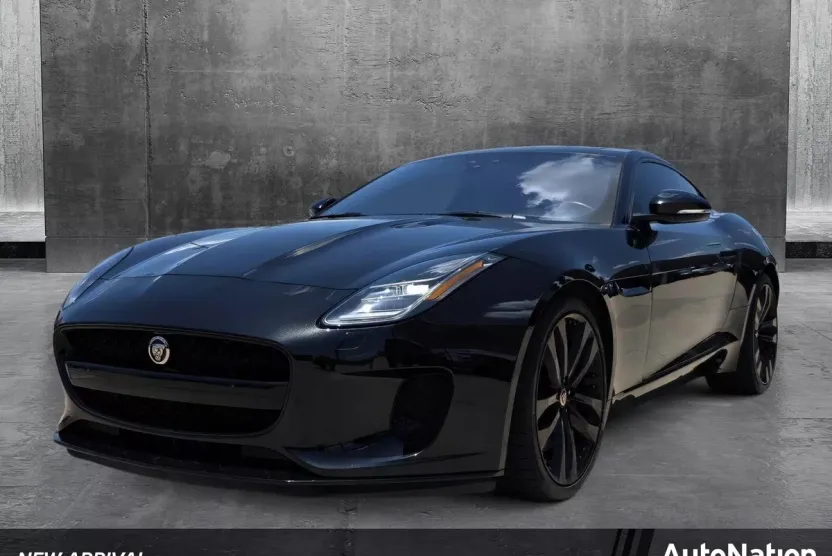 2019 Jaguar F-TYPE P300 photo 1