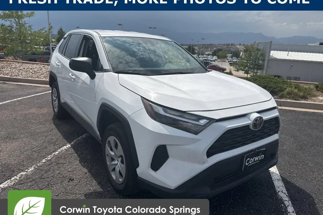 2024 Toyota RAV4 LE photo 1